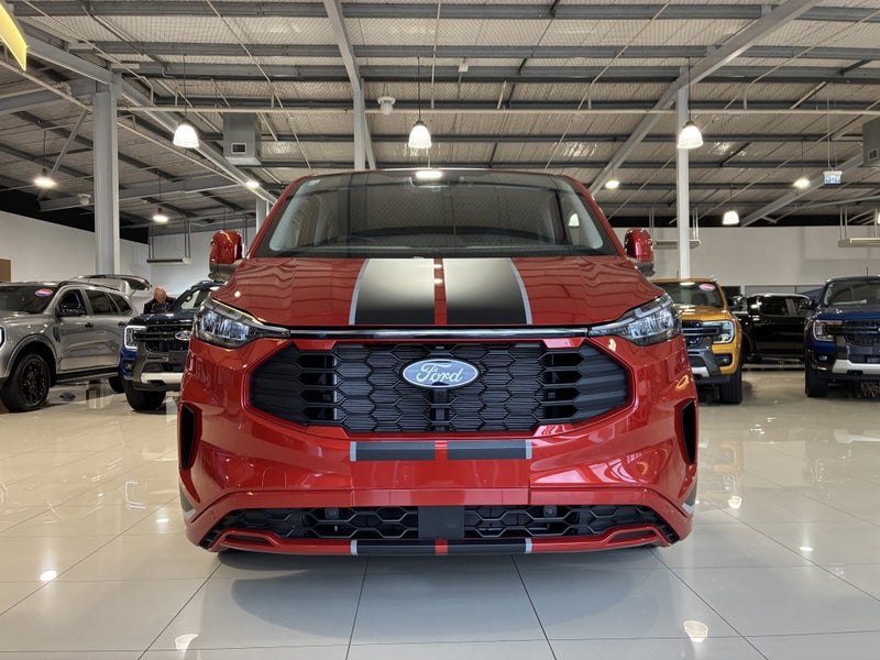 2026 Ford Transit Tourneo Custom Sport AWD image 3