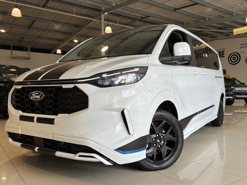 2026 Ford Transit Tourneo Custom Sport AWD image 2