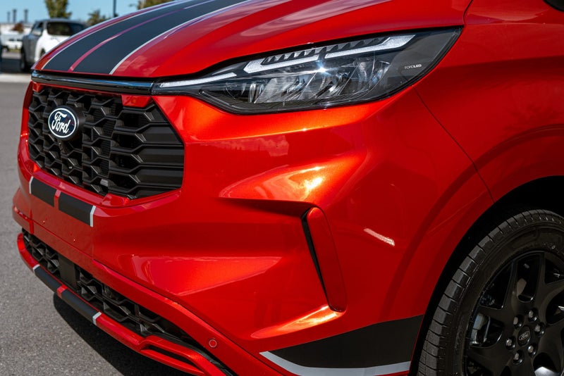 2026 Ford Transit Tourneo Custom Sport Mini Bus image 5