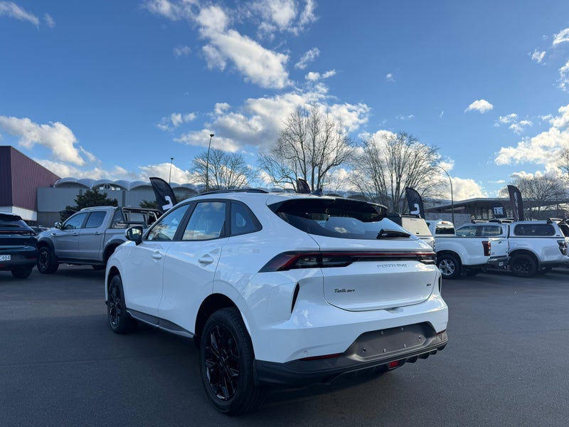 2026 Forthing Taikon Super Hybrid Luxury Hybrid image 4