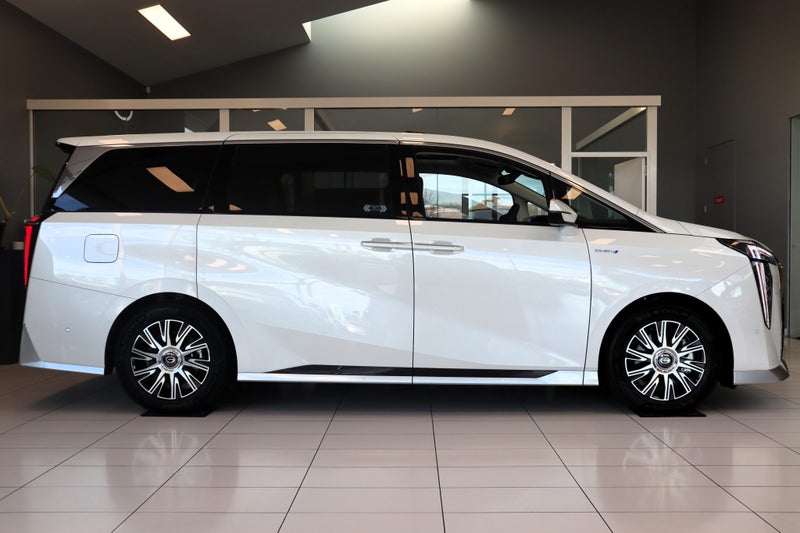 2026 GAC M8 PHEV Luxury | Master 274kW (Combine... image 4