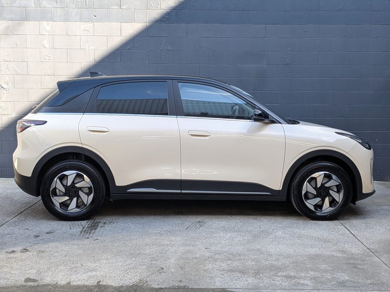 2026 Geely EX2 Inspire image 3
