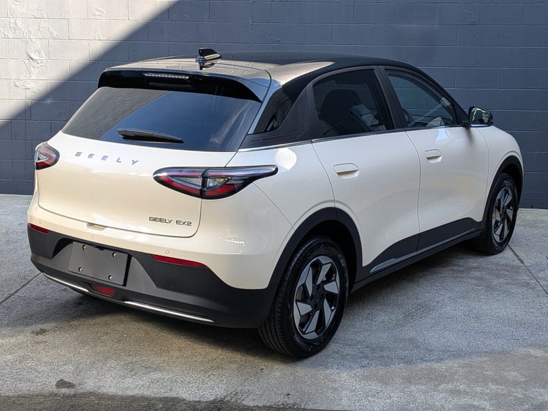 2026 Geely EX2 Inspire image 5