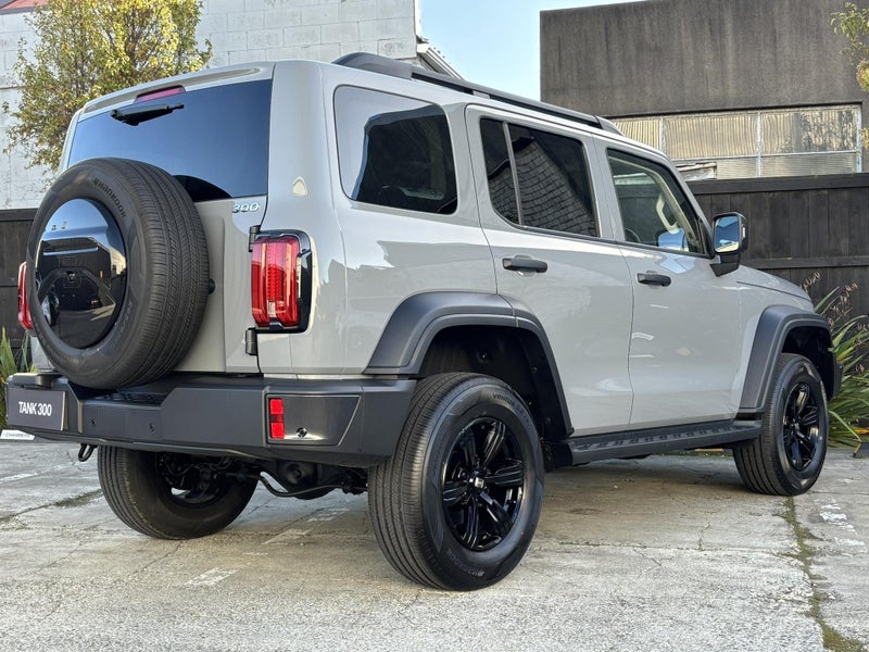 2026 GWM Tank 300 Lux Diesel 4x4 image 3