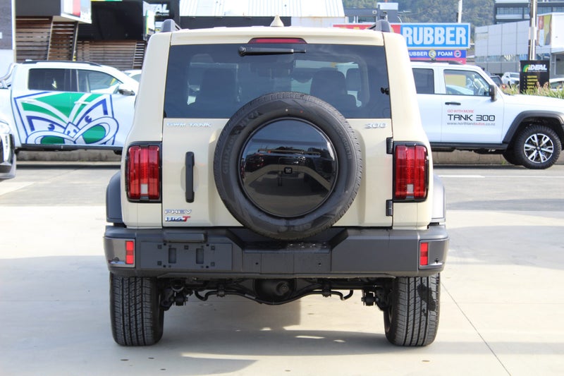 2026 GWM Tank 300 LUX Plug-In Hybrid image 4