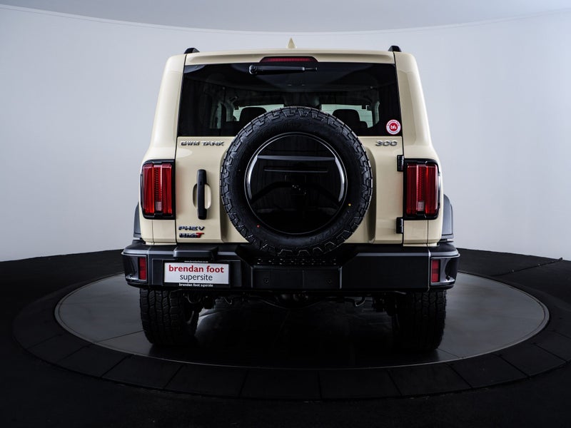 2026 GWM Tank 300 ULTRA V 2.0T Auto PHEV 4x4 image 2