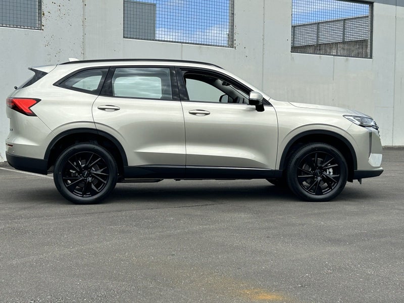 2026 Haval H6 Luxury Facelift Hybrid Lux 2Wd Hy... image 2