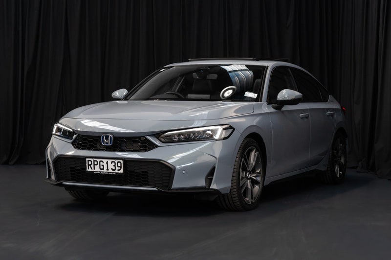 2026 Honda Civic SR Hybrid image 3