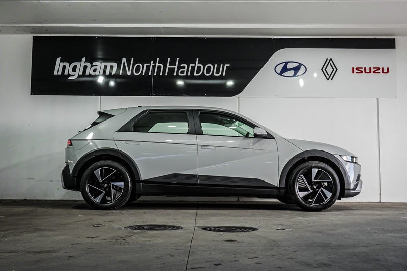 2026 Hyundai IONIQ 5 63 KWH 2WD ACTIVE SERIES 2 image 2
