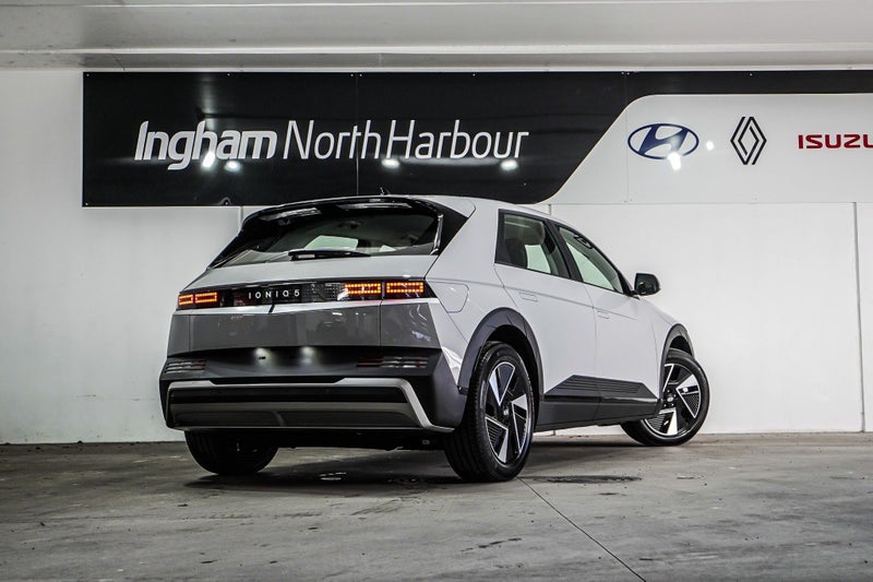 2026 Hyundai IONIQ 5 63 KWH 2WD ACTIVE SERIES 2 image 3