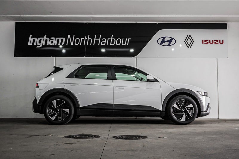 2026 Hyundai IONIQ 5 63 KWH ACTIVE 125KWH EV image 2