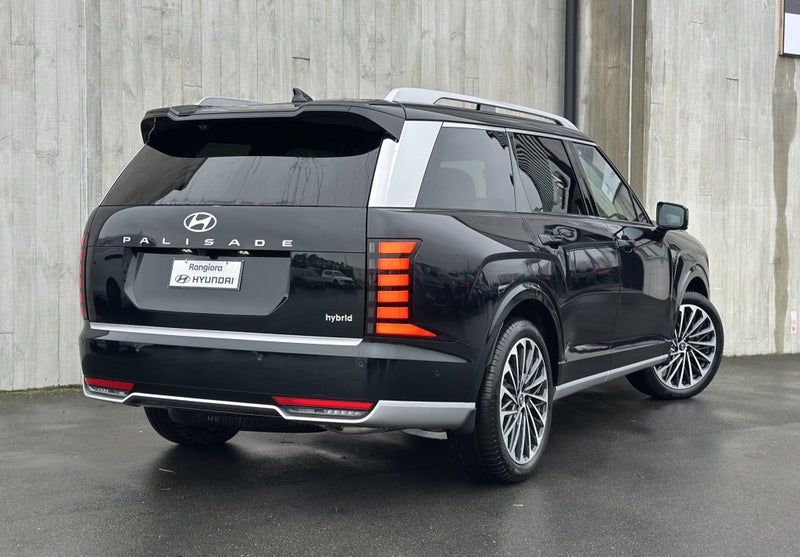 2026 Hyundai Palisade Calligraphy 2.5T Hev image 4