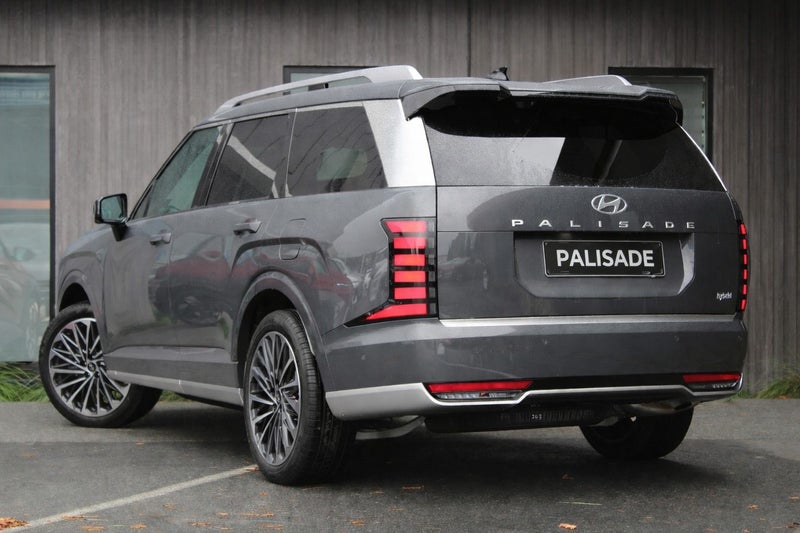 2026 Hyundai Palisade Calligraphy 2.5T Hev image 3