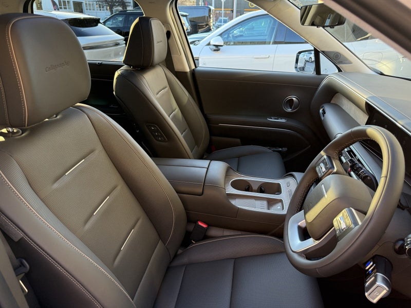 2026 Hyundai Palisade Calligraphy 2.5T Hev image 5