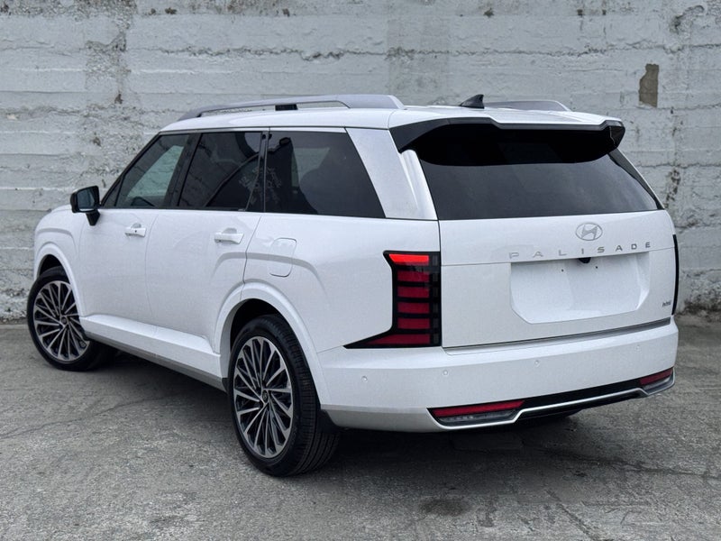 2026 Hyundai Palisade Calligraphy 2.5T Hev image 3
