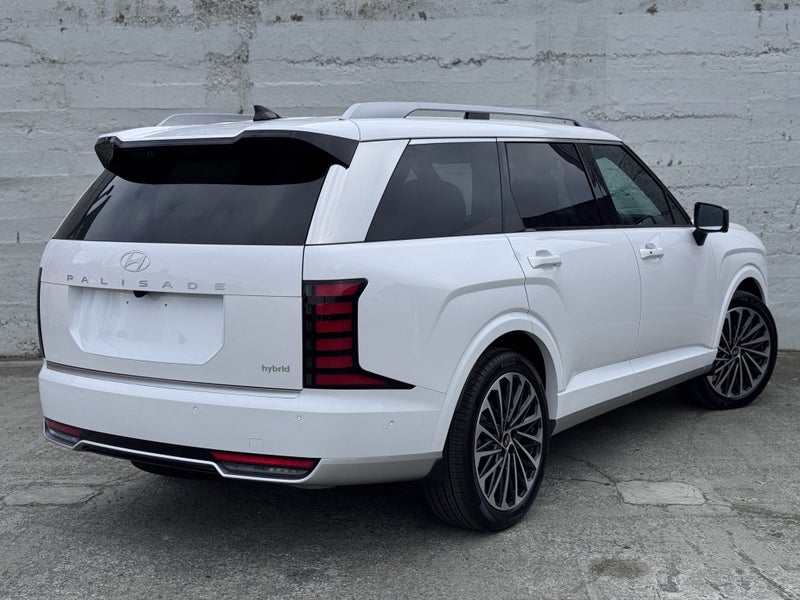 2026 Hyundai Palisade Calligraphy 2.5T Hev image 4
