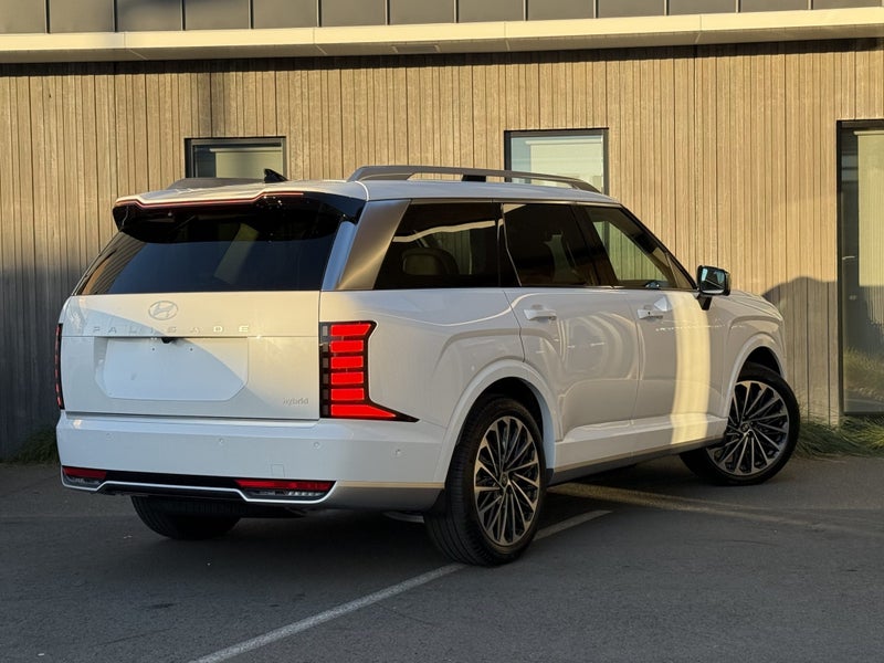 2026 Hyundai Palisade Calligraphy 2.5T Hev image 4