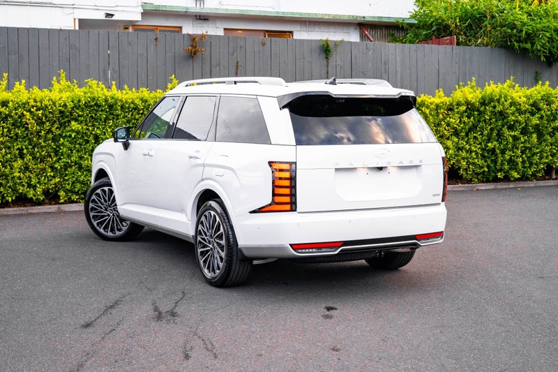 2026 Hyundai Palisade LX3 2.5T HEV Calligraphy... image 3