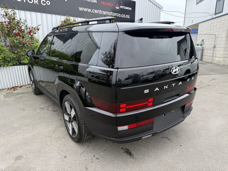 2026 Hyundai Santa Fe Elite 2.5T Awd image 5