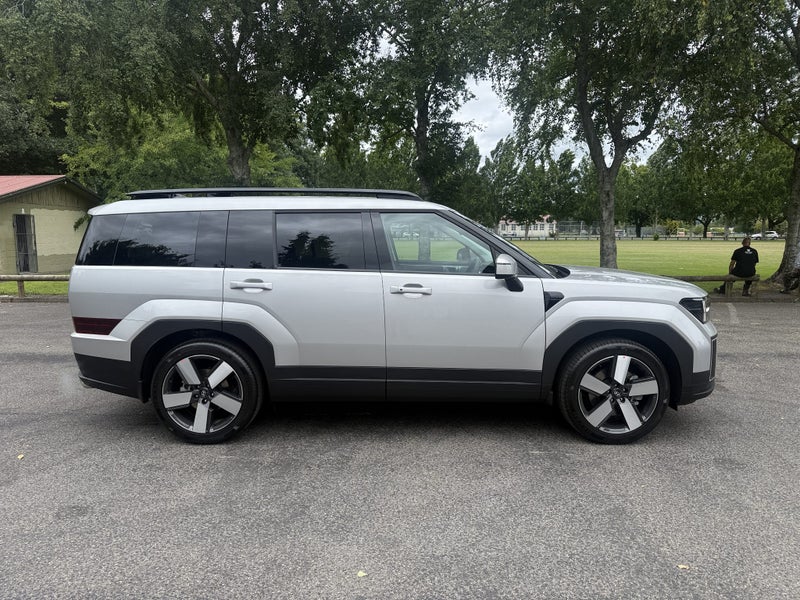 2026 Hyundai Santa Fe Elite 2.5T Awd image 5