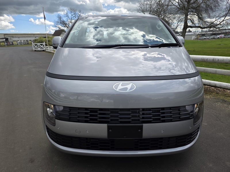 2026 Hyundai Staria 1.6T Load Van Hybrid 2WD Auto image 2