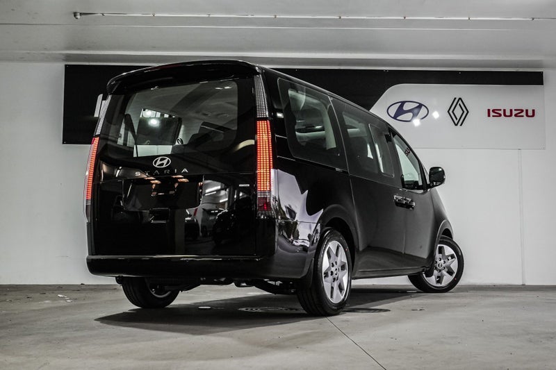 2026 Hyundai Staria LIMITED 2.2DT/4WD 8-SEATER image 3