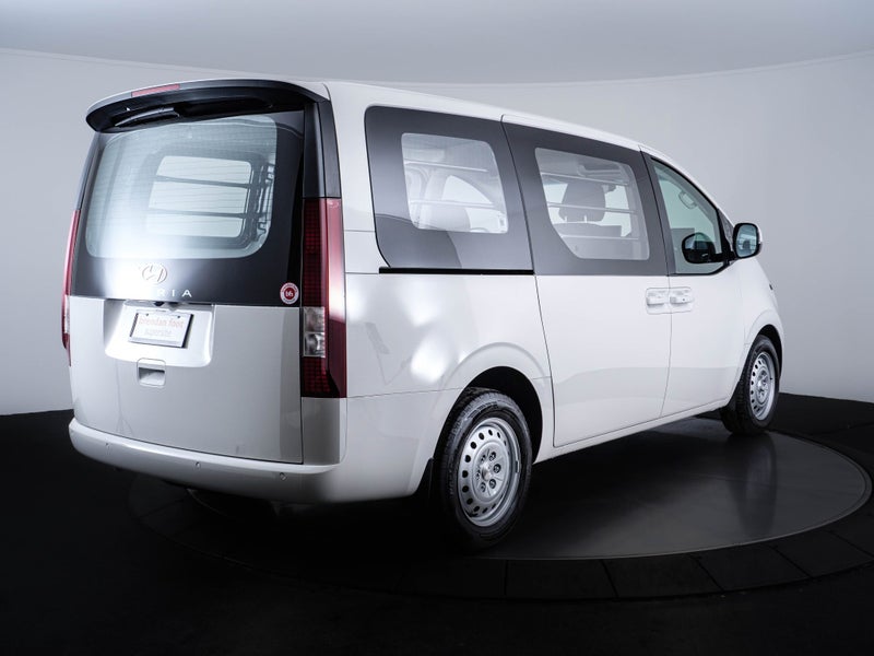 2026 Hyundai Staria Load 1.6T Hybrid (HEV) image 3
