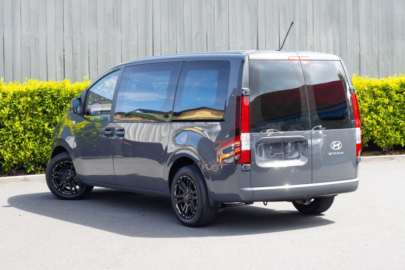 2026 Hyundai Staria Load 2.2D 2WD 8AT Barn Doors image 3