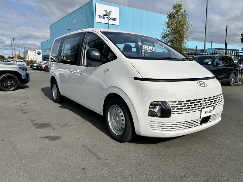 2026 Hyundai Staria Load 2.2D 2WD 8AT Barn Doors image 4