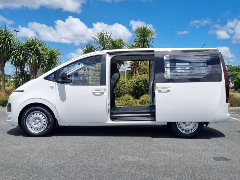 2026 Hyundai Staria Load 2.2Dt/8At image 5