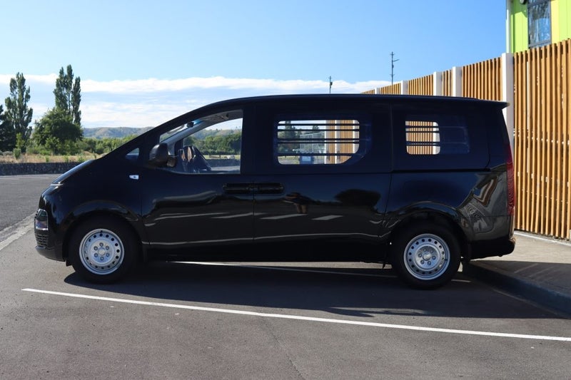 2026 Hyundai Staria Load 2seat 2.2CRDi 8Spd Auto image 3