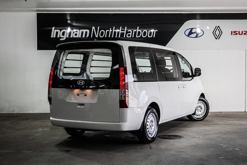 2026 Hyundai Staria Load HYBRID 1.6PHT/6AT image 3