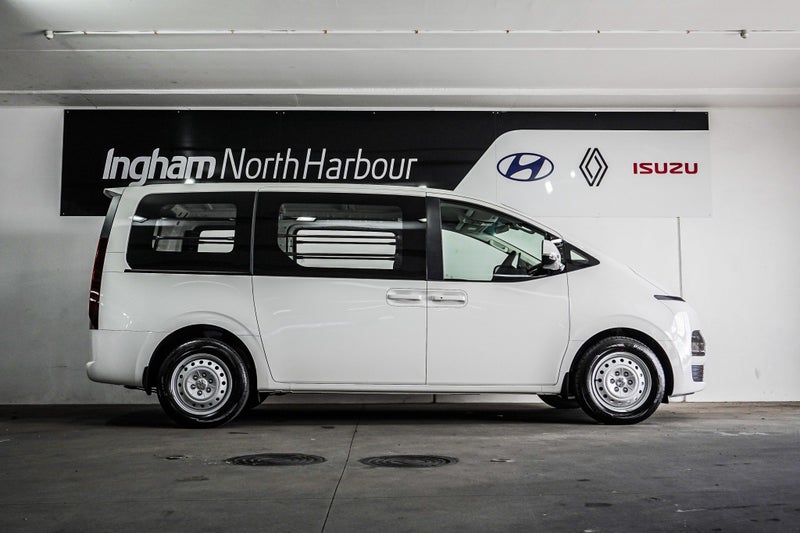 2026 Hyundai Staria Load HYBRID 1.6PHT/6AT image 2