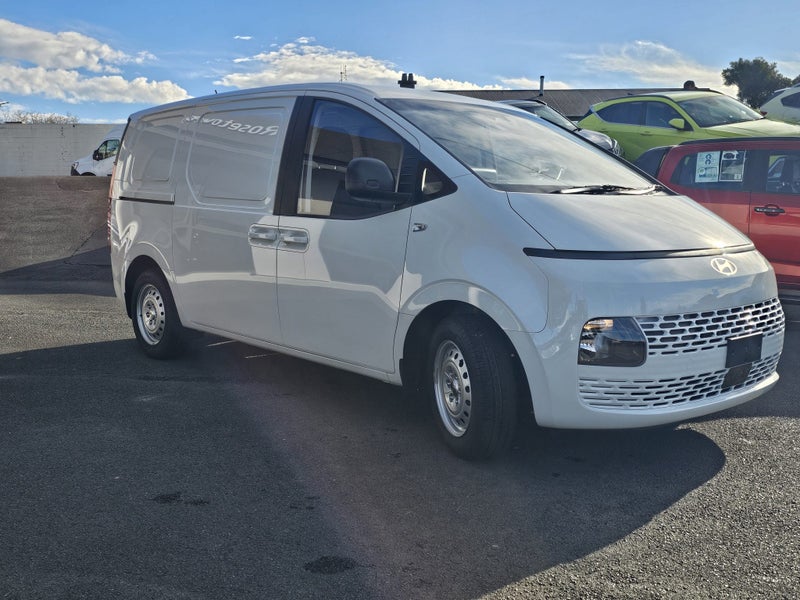 2026 Hyundai Staria Load Panel Van image 2