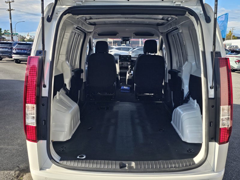 2026 Hyundai Staria Load Panel Van image 5