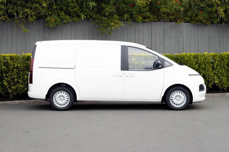 2026 Hyundai Staria LOAD Panel Van 2.2D 2WD 8AT image 2