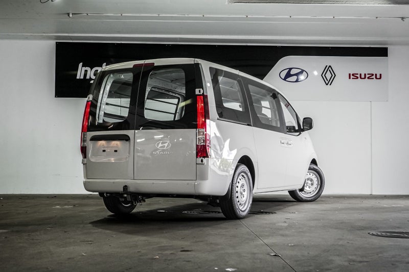2026 Hyundai Staria Load VAN 2.2D 2WD 8AT BARN... image 3