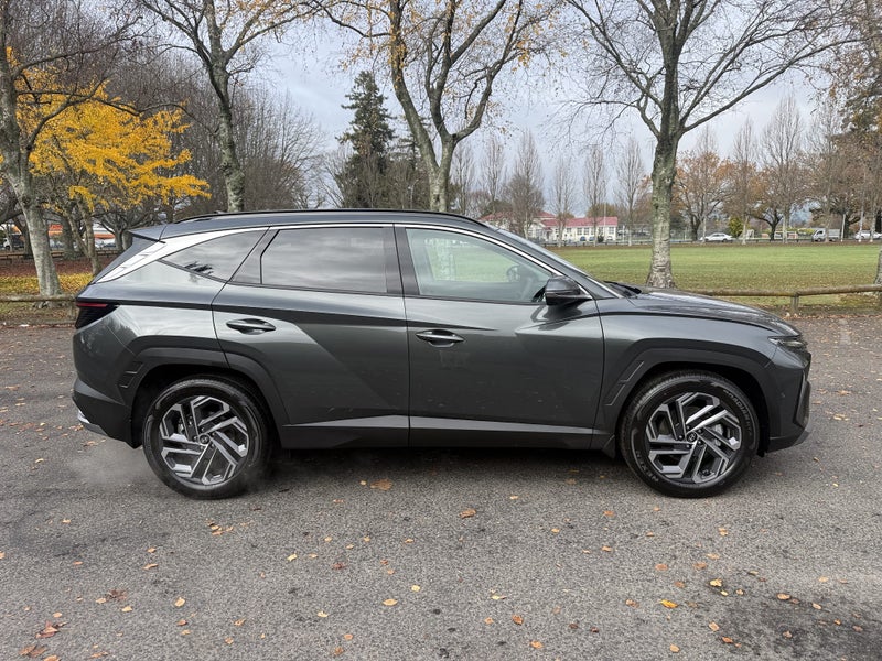 2026 Hyundai Tucson 1.6T HEV Limited AWD image 3
