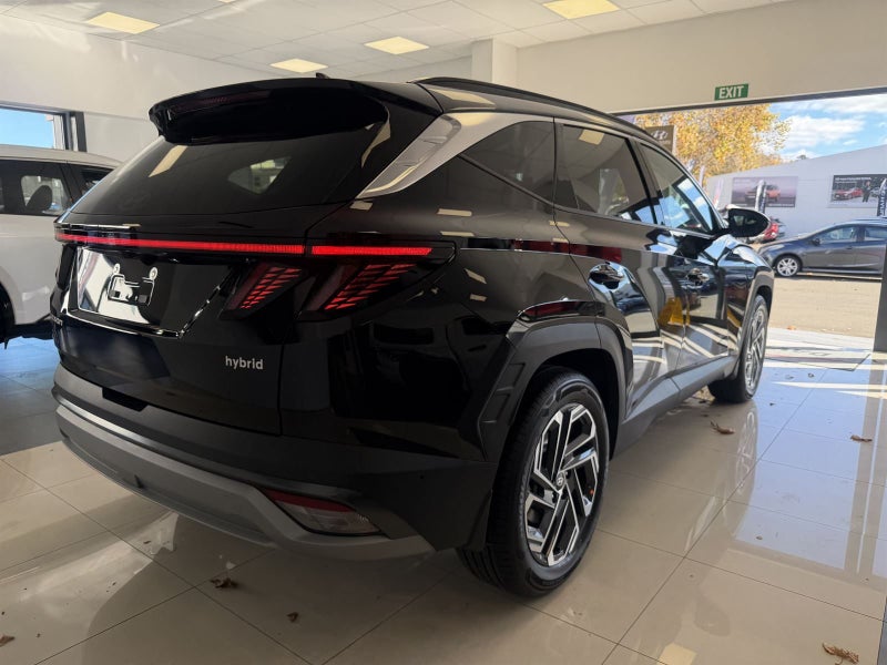 2026 Hyundai Tucson 1.6T HEV Limited AWD image 3