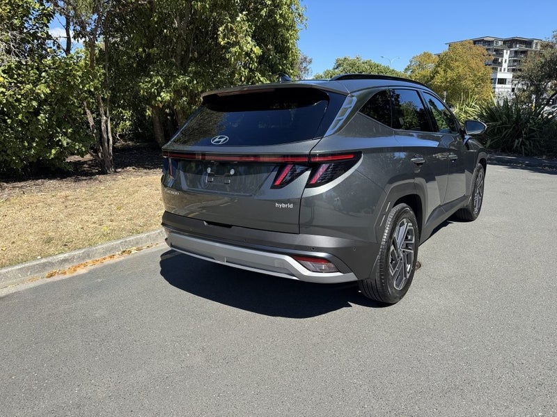 2026 Hyundai Tucson 1.6T HEV Limited AWD image 4