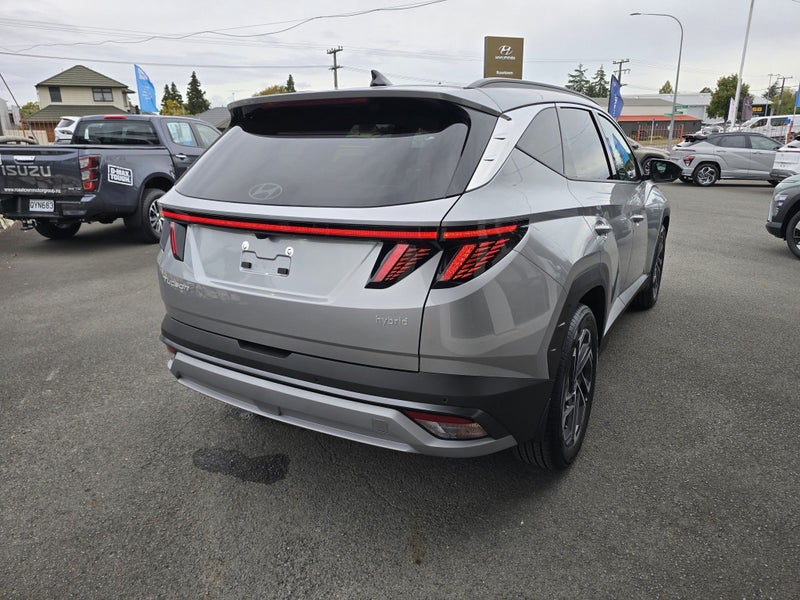 2026 Hyundai Tucson Hybrid Elite image 3
