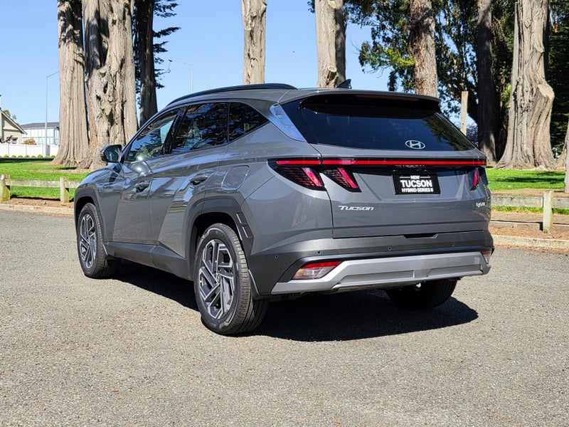 2026 Hyundai Tucson Hybrid Limited AWD image 5