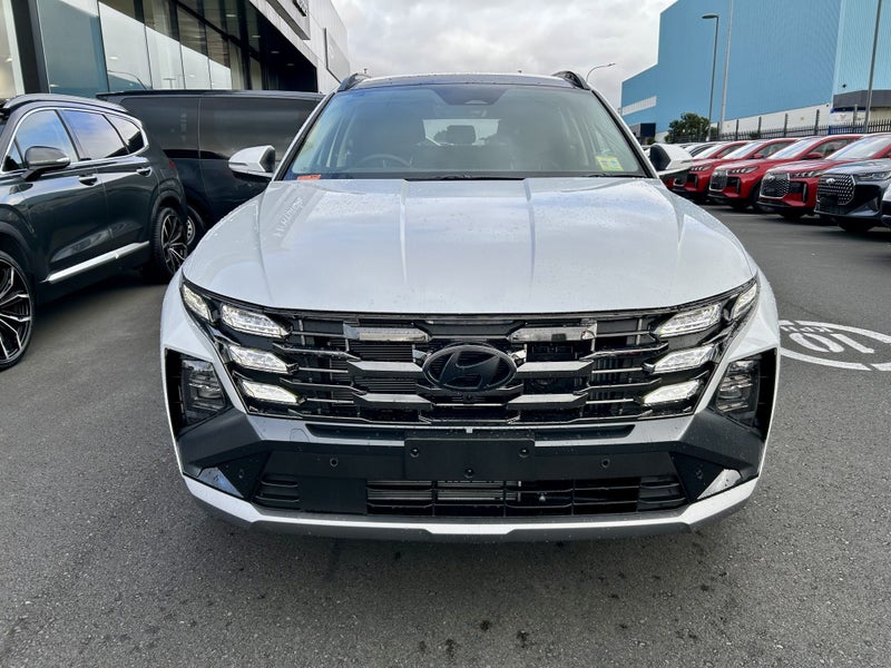 2026 Hyundai Tucson Hybrid Limited AWD 6AT image 3