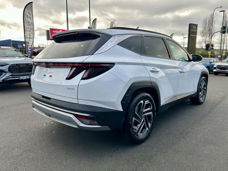 2026 Hyundai Tucson Hybrid Limited AWD 6AT image 5