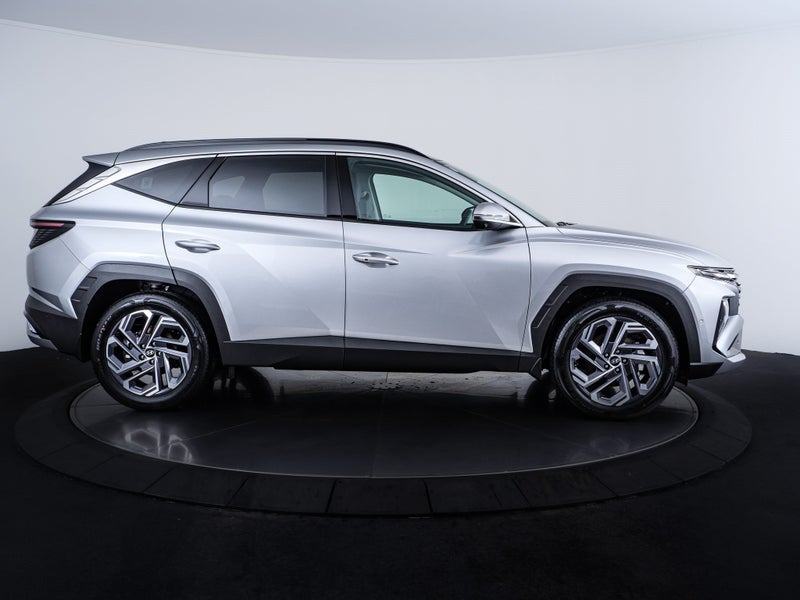 2026 Hyundai Tucson Hybrid Limited AWD Auto image 2