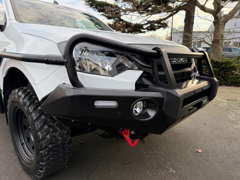 2026 Isuzu D-Max 'HIGH COUNTRY EDITION' LX 3.0D... image 4