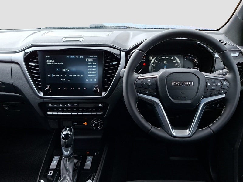 2026 Isuzu D-Max LS 4WD AUTO - ONYX BLACK image 3