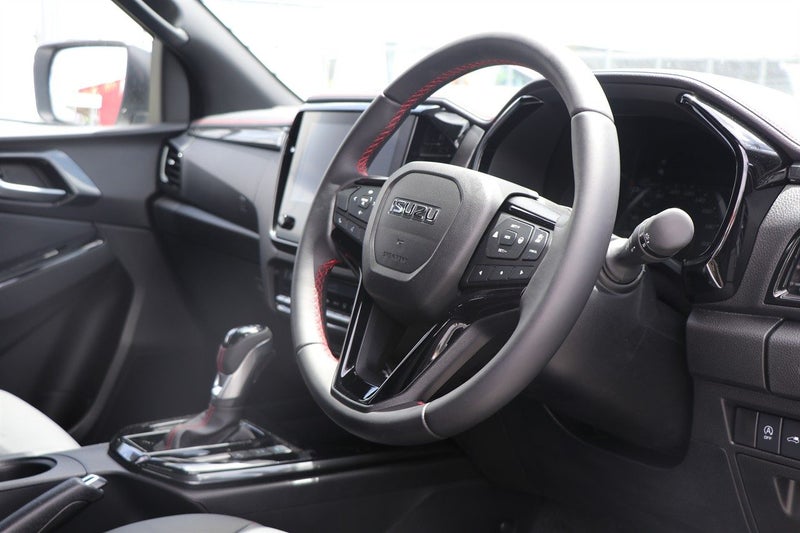 2026 Isuzu D-Max X-TERRAIN DOUBLE CAB image 5