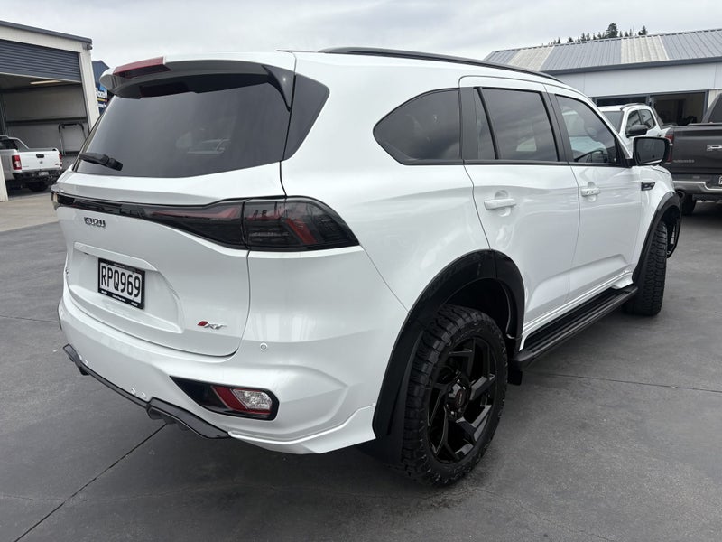 2026 Isuzu MU-X 3.0 XT image 3