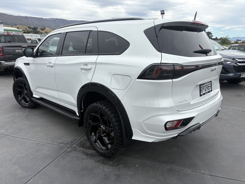 2026 Isuzu MU-X 3.0 XT image 5